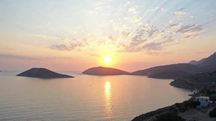 Вілла Kalymnos Skalia Mountain-Sea Екстер'єр фото